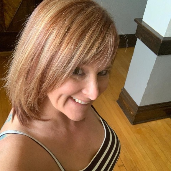 Meet your Posher, Shelly - Picture 2 of 7